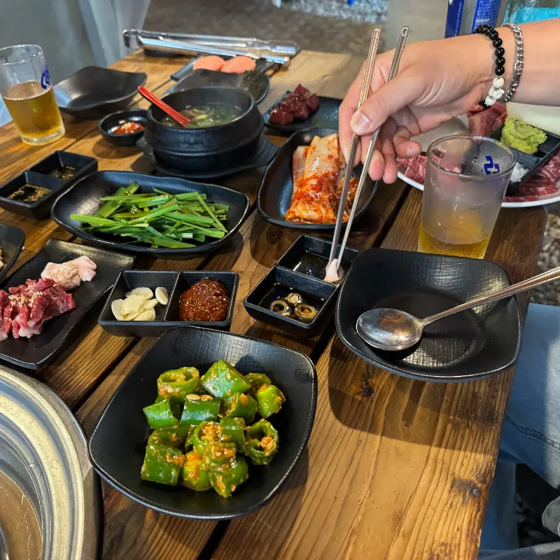 강변산들의 한 상 차림