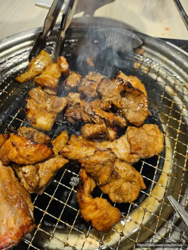 매장 내부 전경