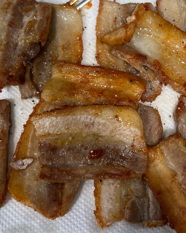 잘 구워진 삼겹살