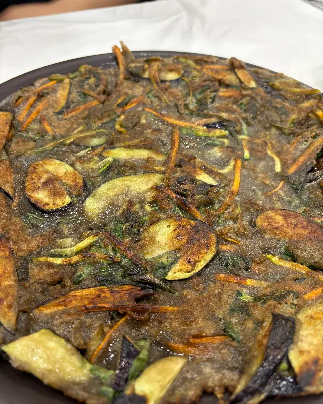 향긋한 깻잎이 들어간 메밀전