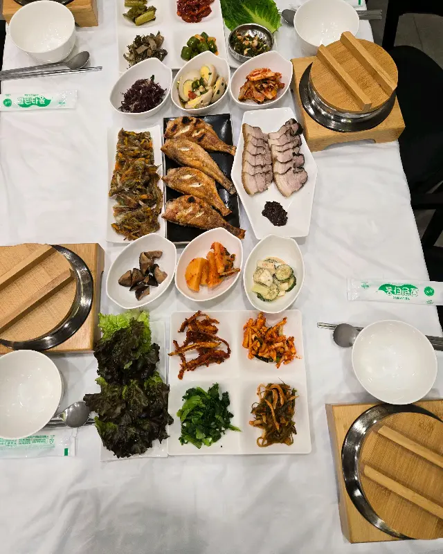 정갈하게 차려진 상