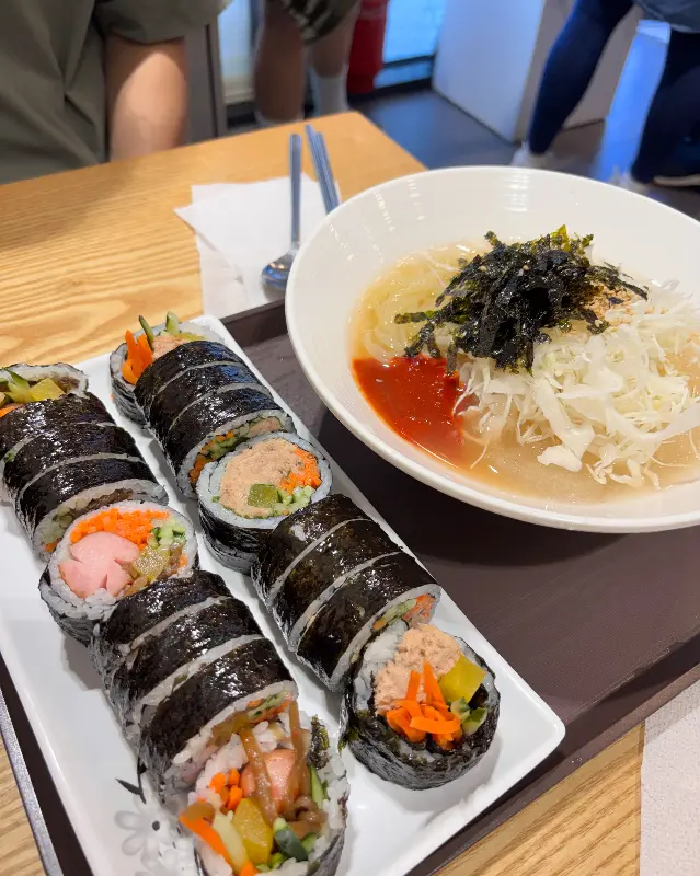 묵은지 참치김밥과 라면