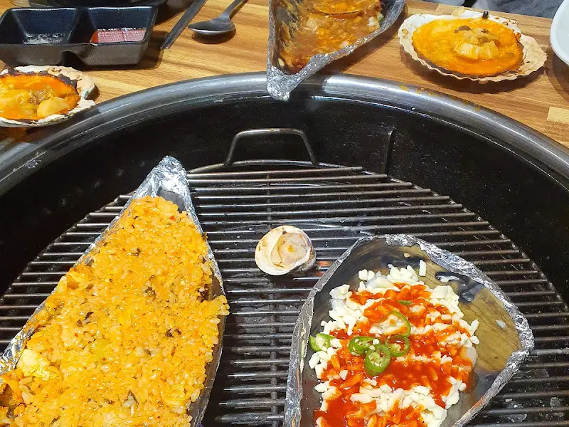 불판 위의 볶음밥