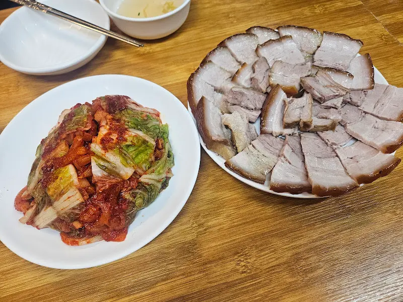 보쌈과 환상적인 궁합을 자랑하는 보쌈김치