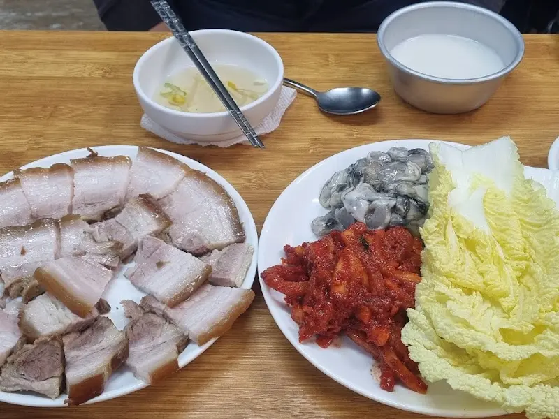 보쌈, 김치, 굴의 환상적인 조합