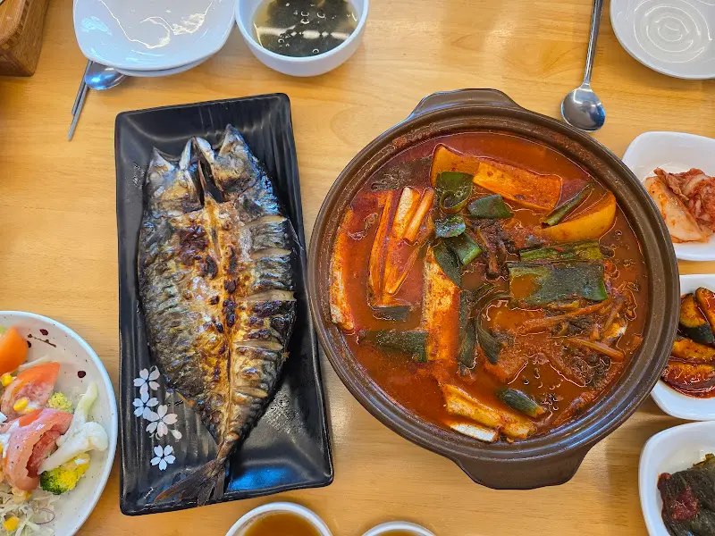 갈치조림과 구이 한 상 차림