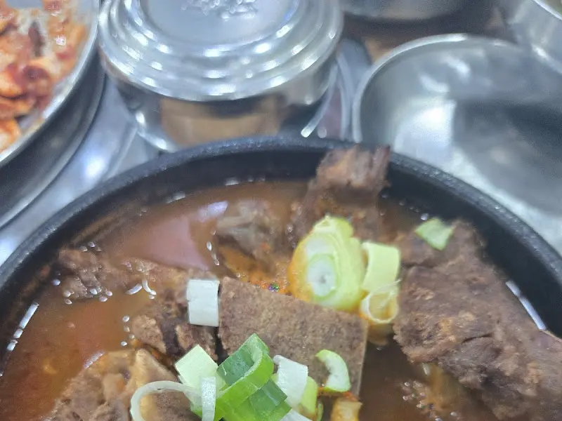 선지가 듬뿍 들어간 해장국