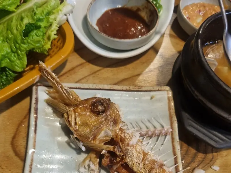 깔끔하게 비워진 옥돔구이 접시