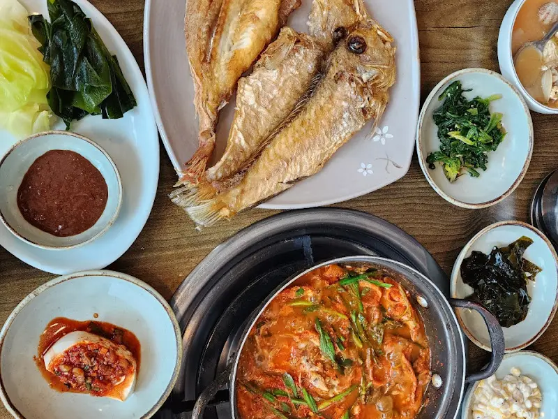 멸치조림, 옥돔구이, 쌈 채소