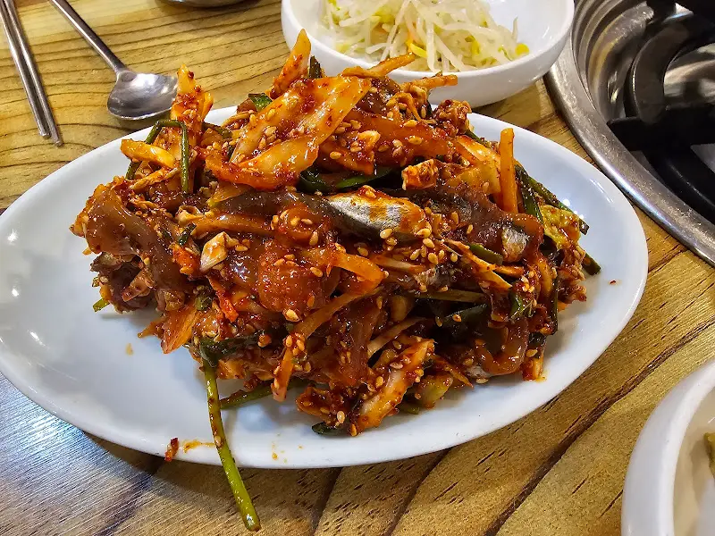 매콤달콤한 멸치회무침