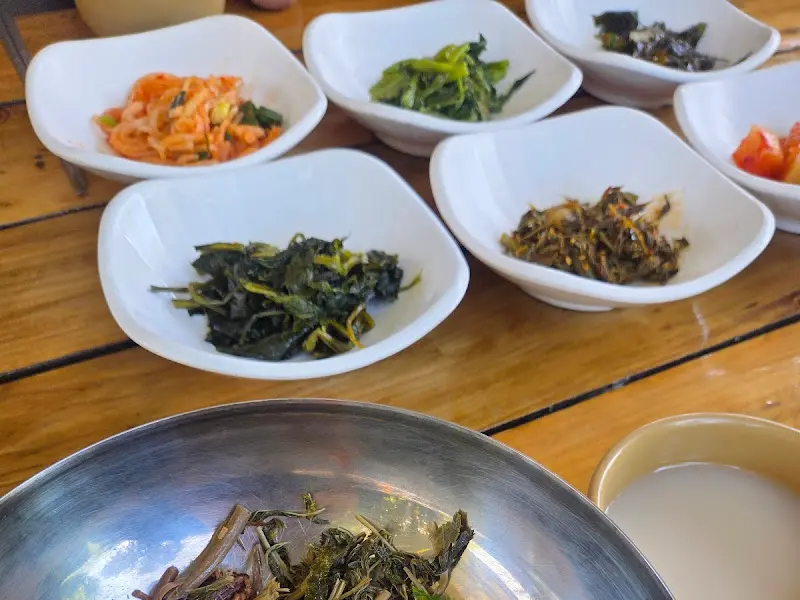 산채비빔밥과 밑반찬