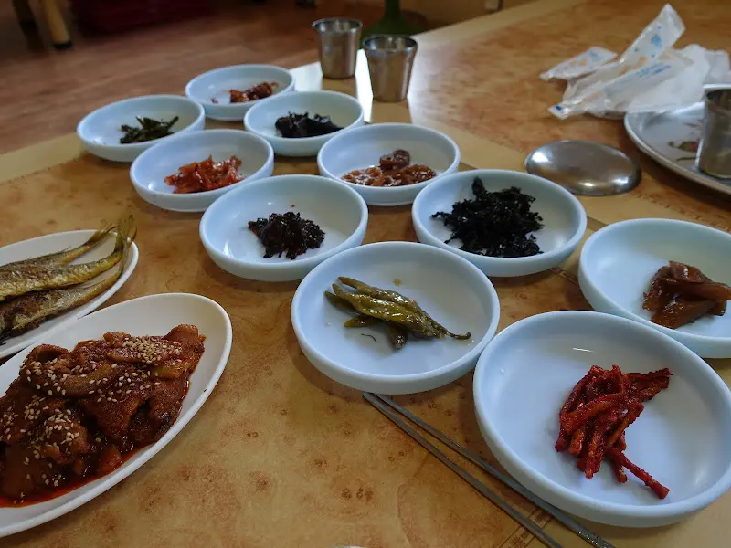 풍성한 반찬 구성