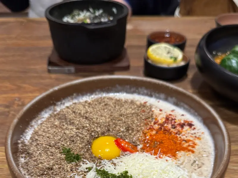 고사리 크림 수제비와 깻잎 고등어 지짐밥