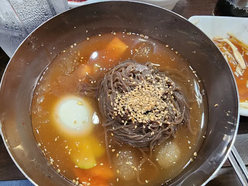 비빔냉면