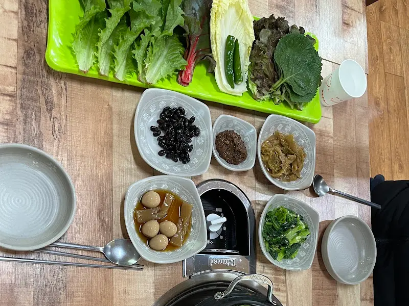 싱싱한 쌈 채소 한 상