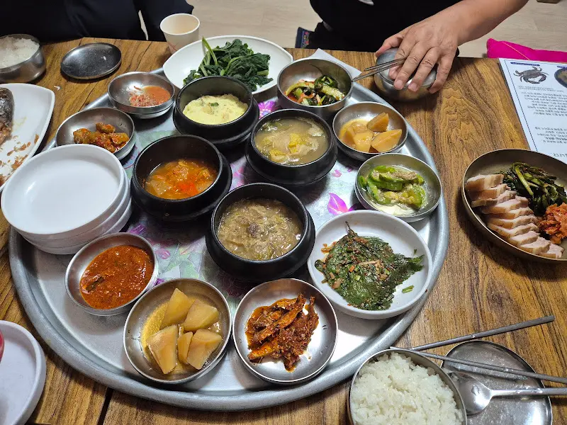 푸짐한 게국지 백반 한 상 차림