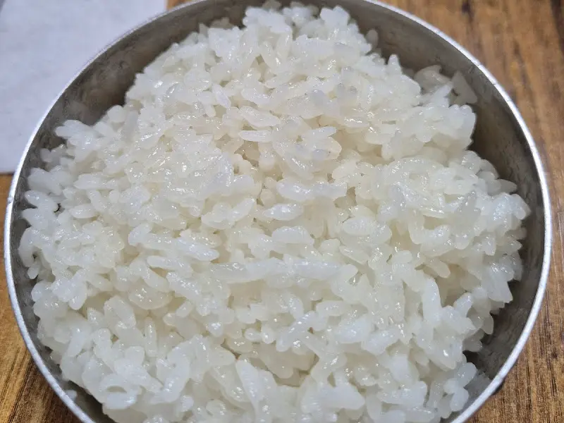 윤기가 자르르 흐르는 쌀밥