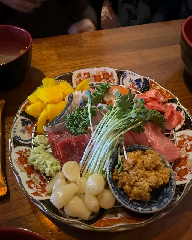 다채로운 사시미 구성