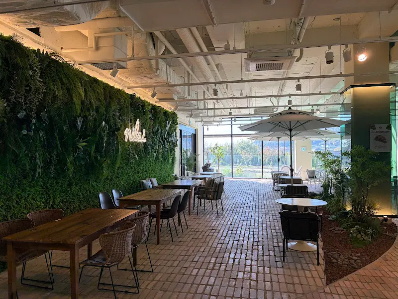 카페 내부 전경