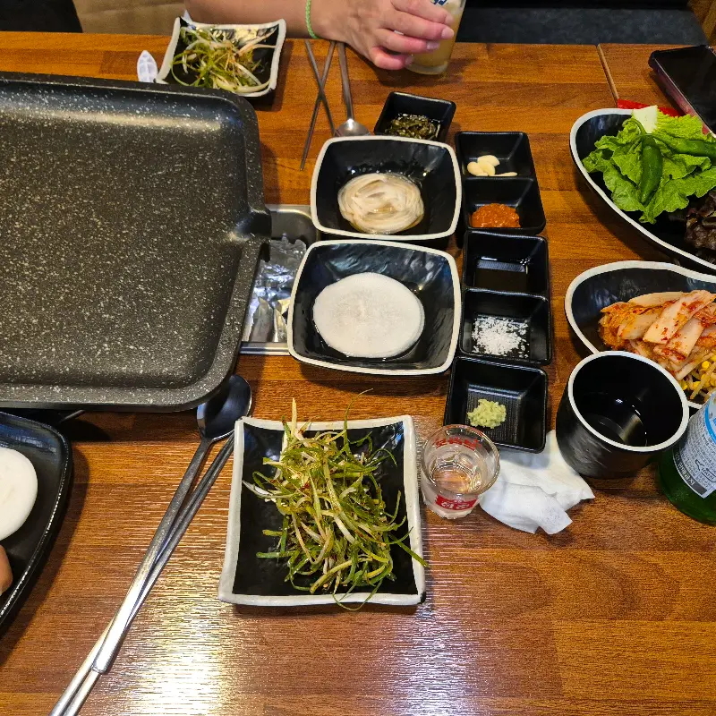 정갈하게 차려진 밑반찬