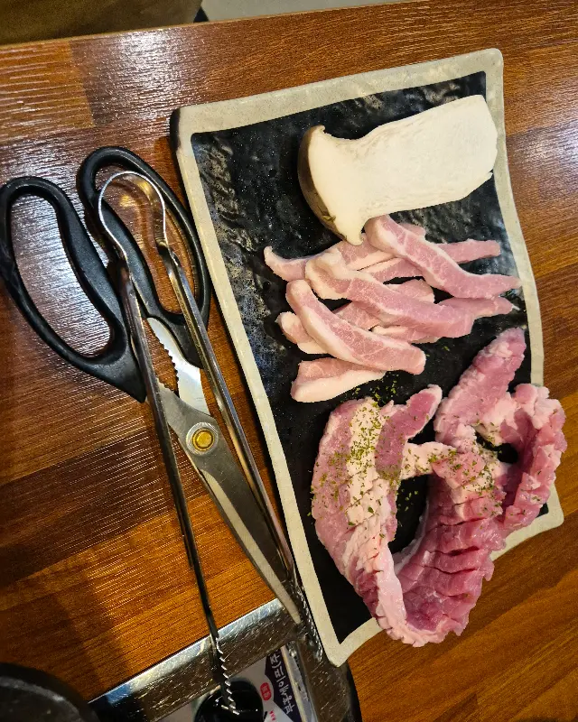 신선한 생삼겹살