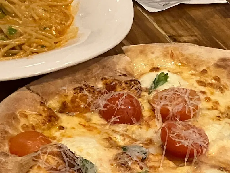 맛있는 토마토 피자와 파스타