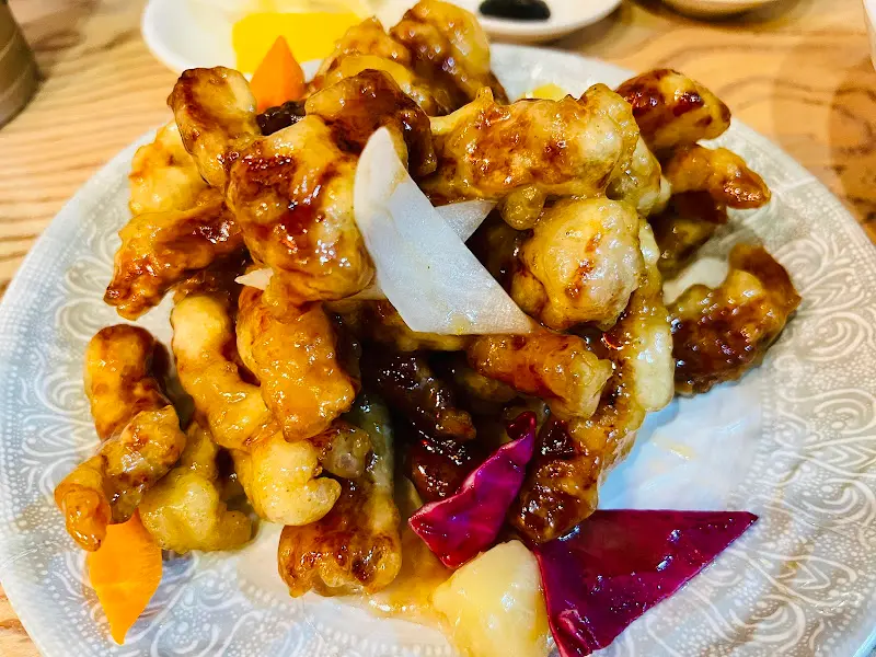 달콤한 소스가 코팅된 탕수육