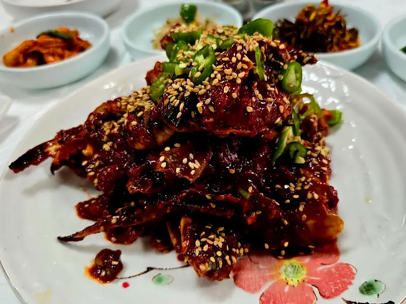 매콤달콤한 양념에 버무려진 꽃게무침