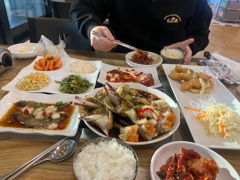 간장게장 정식 한 상 차림