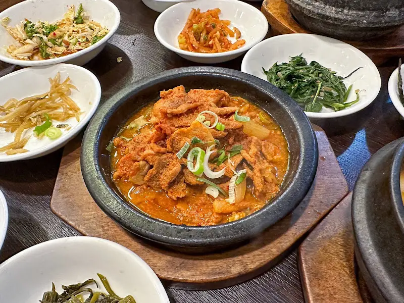 메인 요리 중 하나인 제육볶음