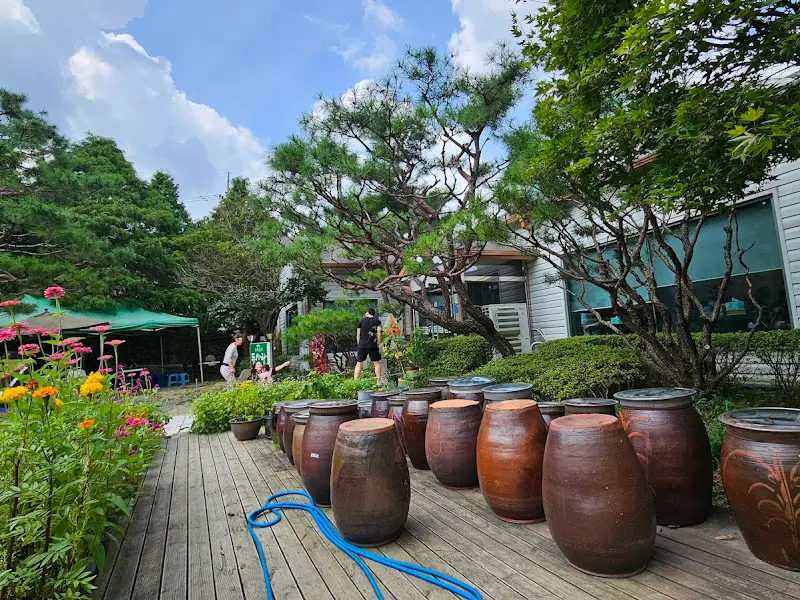 다양한 곁들임 반찬들