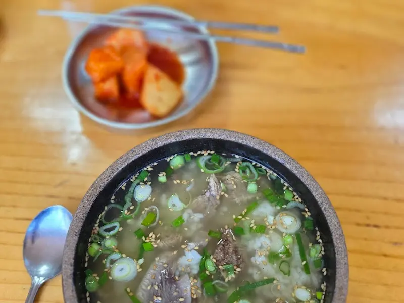 하나나주곰탕의 곰탕 한 상 차림