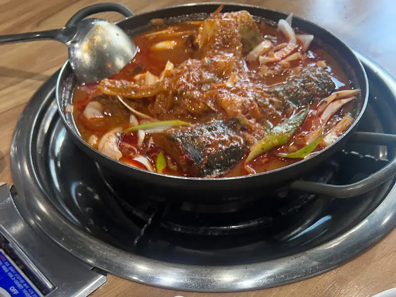 고등어 김치찜 뚝배기