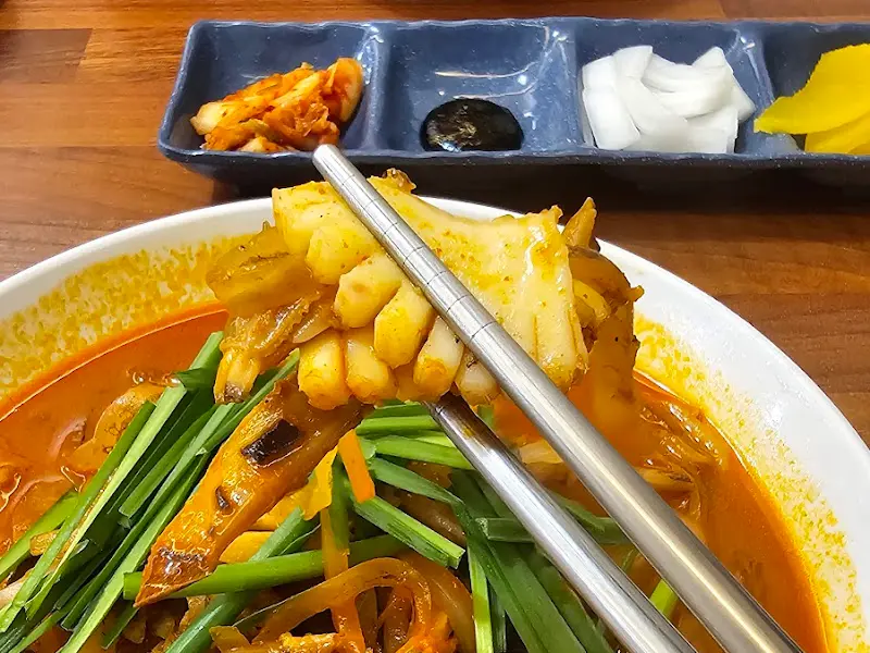 짬뽕과 반찬 클로즈업