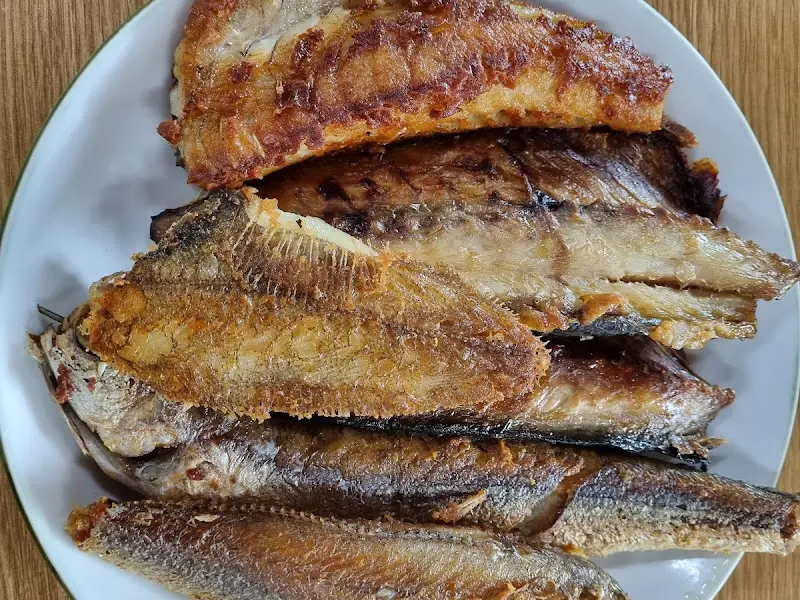 먹음직스러운 생선구이 모듬