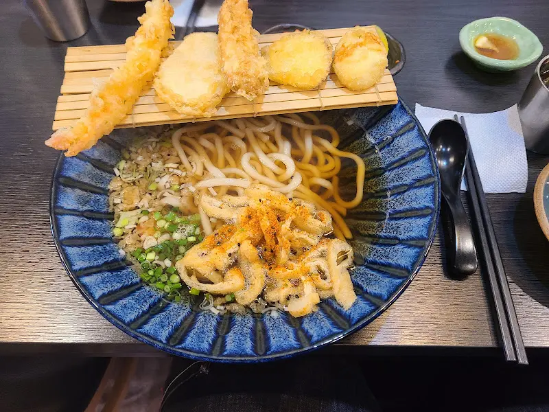 푸짐한 우동 한 그릇