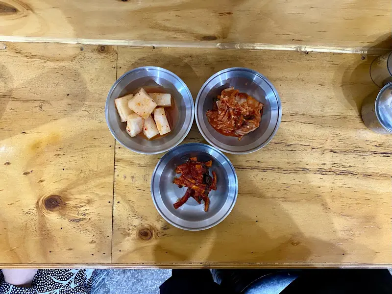 곰탕과 환상 궁합을 자랑하는 3종 반찬