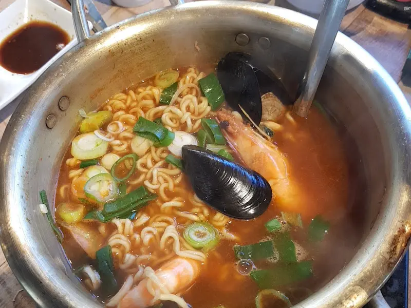 해산물이 듬뿍 들어간 해물라면