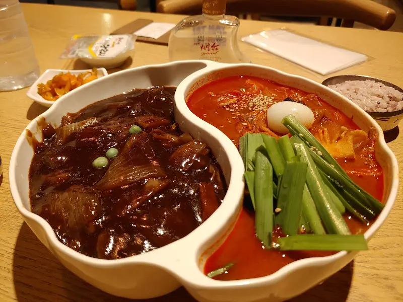 짬짜면의 조화