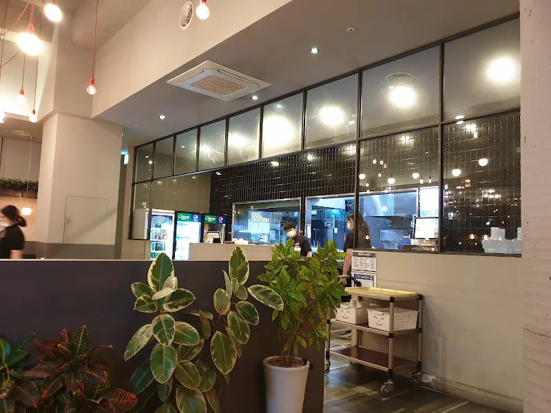 깔끔한 매장 인테리어