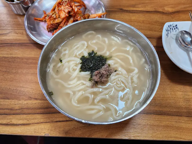칼국수 한 상 차림
