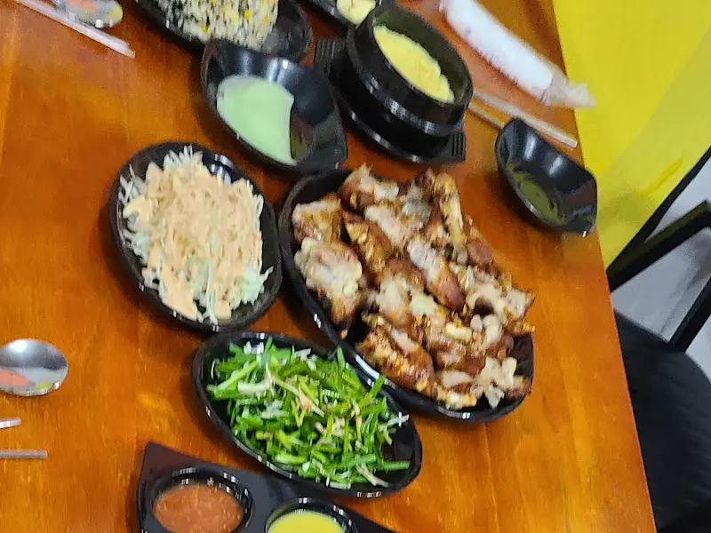 푸짐한 족발 한 상 차림