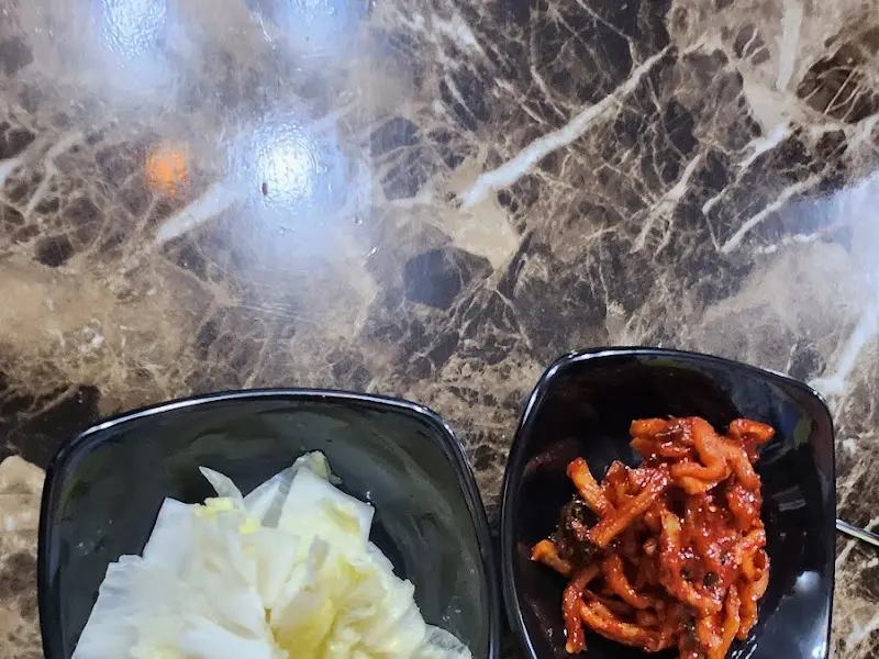 족발과 함께 제공되는 곁들임 찬