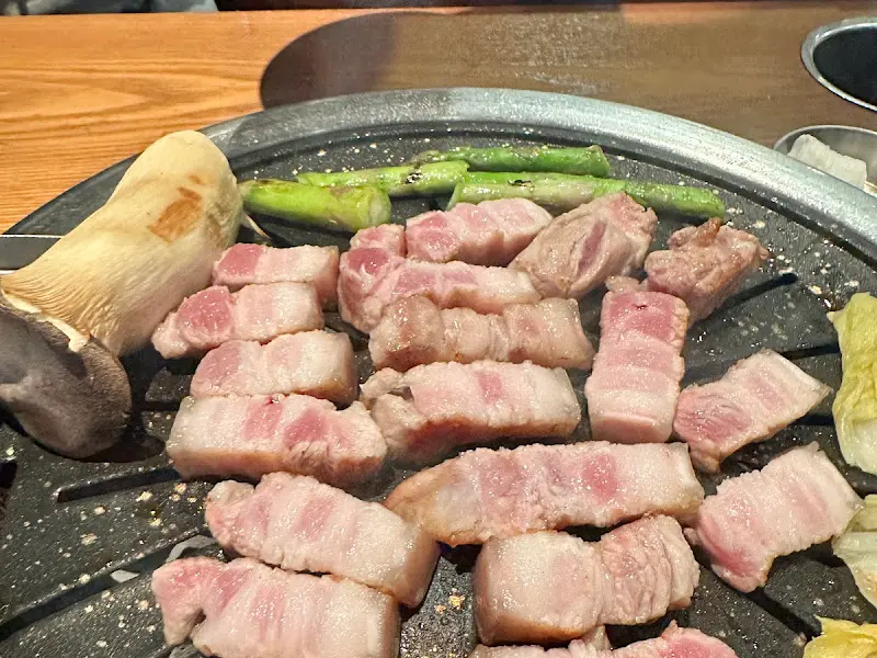 잘 구워진 오겹살