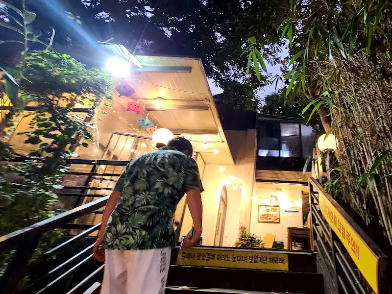 가게로 향하는 계단