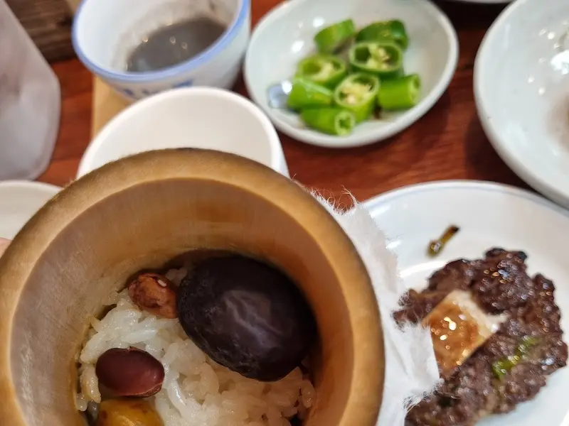 대통밥과 떡갈비