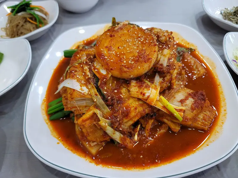 푸짐한 가오리조림 한 상 차림