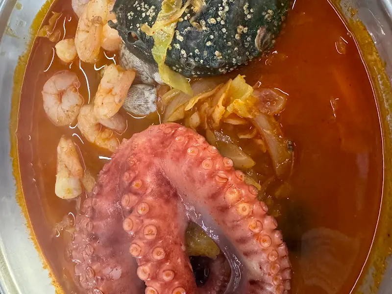 푸짐한 해산물 짬뽕