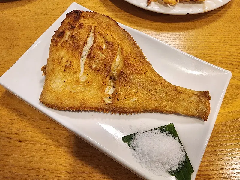 젓가락을 부르는 비빔국수