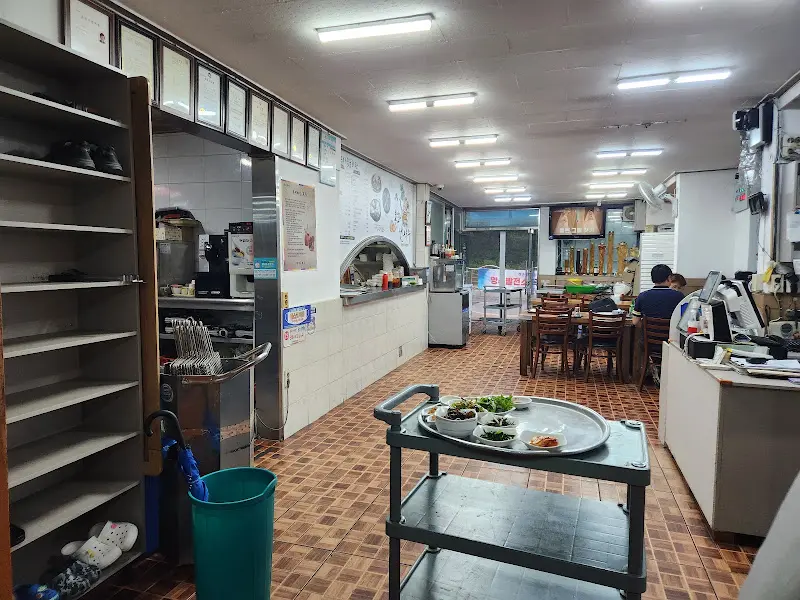 은하식육점 내부